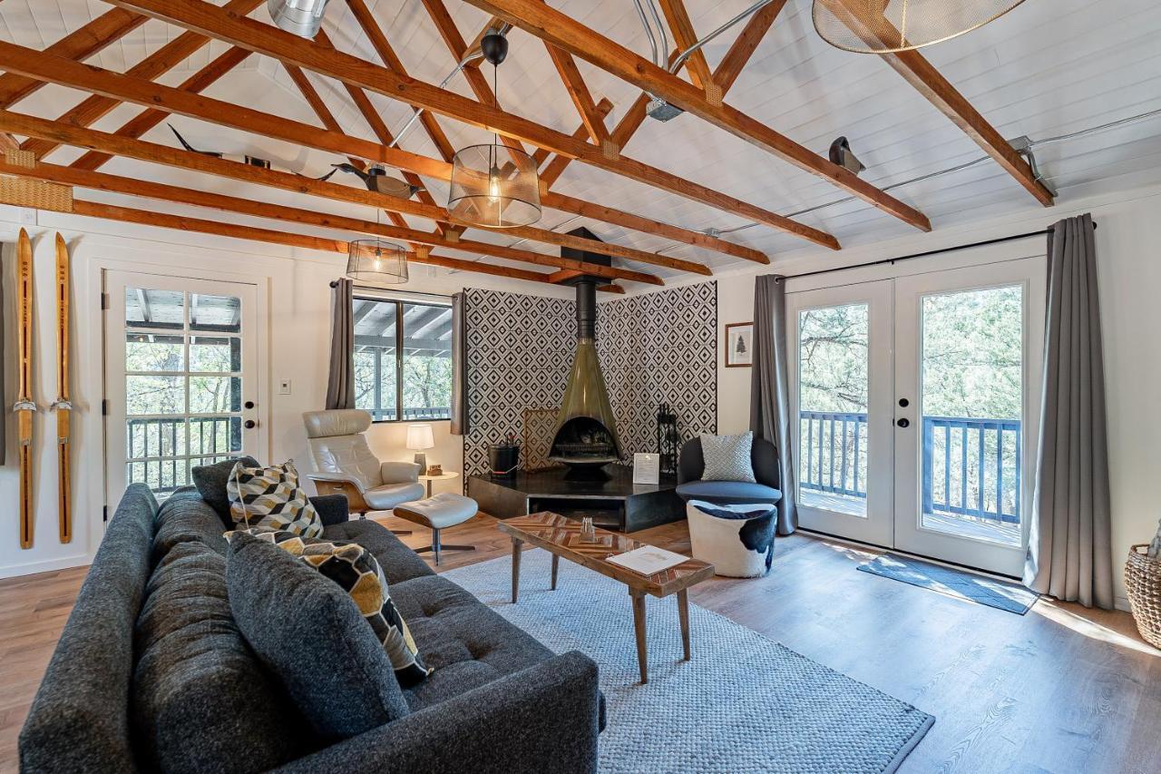 The Pine House - Cozy Mid-Century Modern, Pet-Friendly Villa Exterior foto