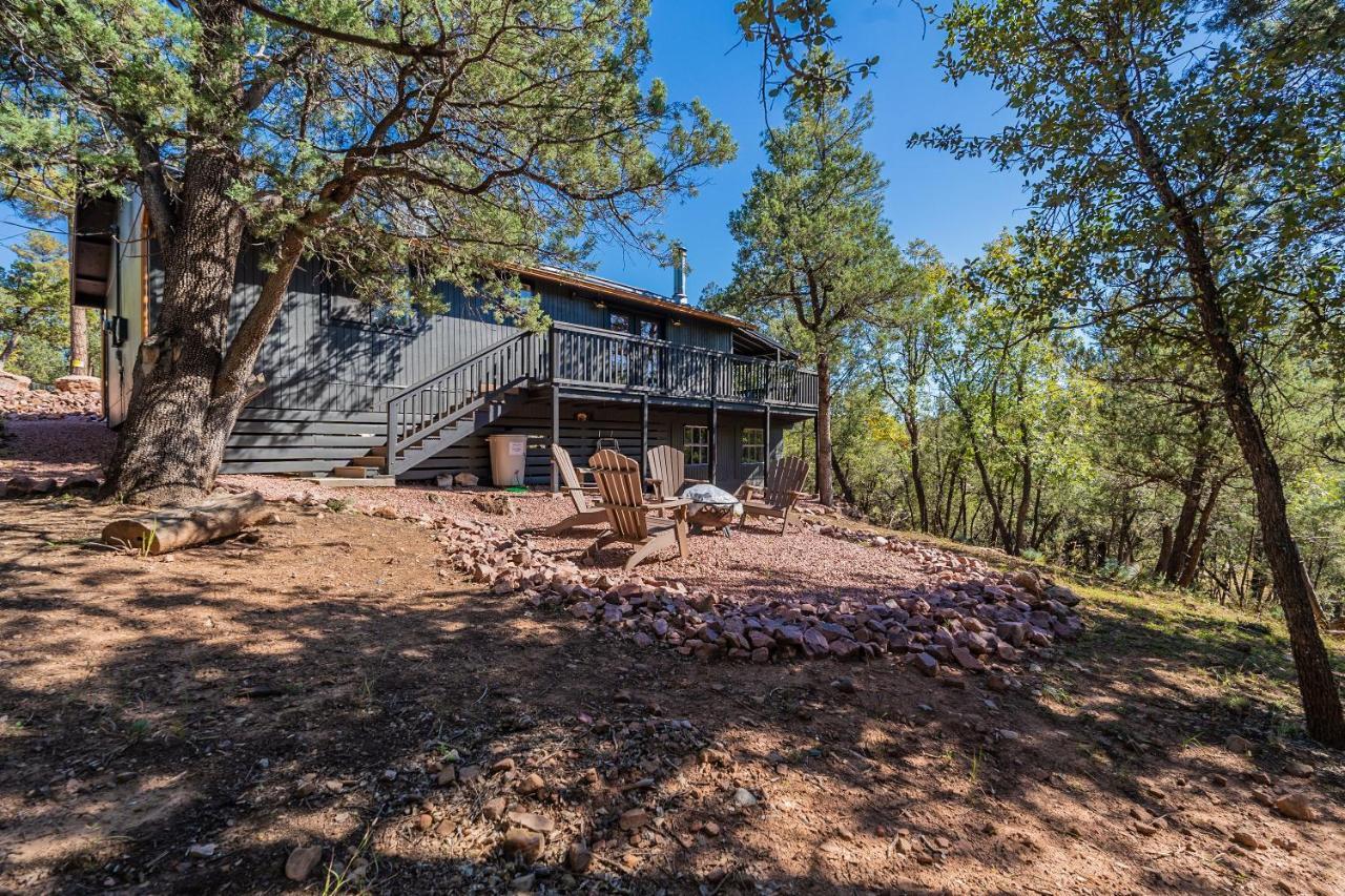 The Pine House - Cozy Mid-Century Modern, Pet-Friendly Villa Exterior foto