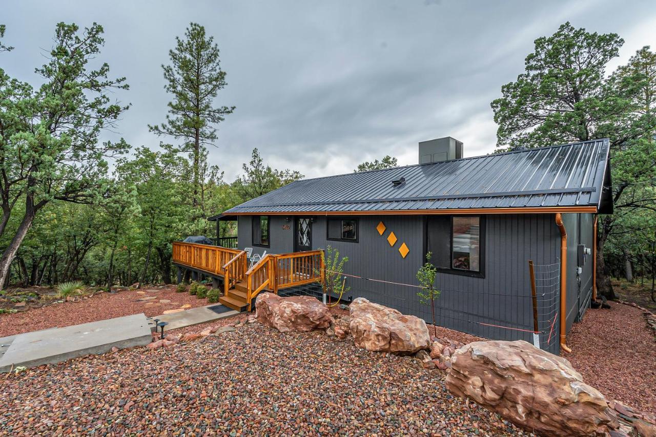 The Pine House - Cozy Mid-Century Modern, Pet-Friendly Villa Exterior foto